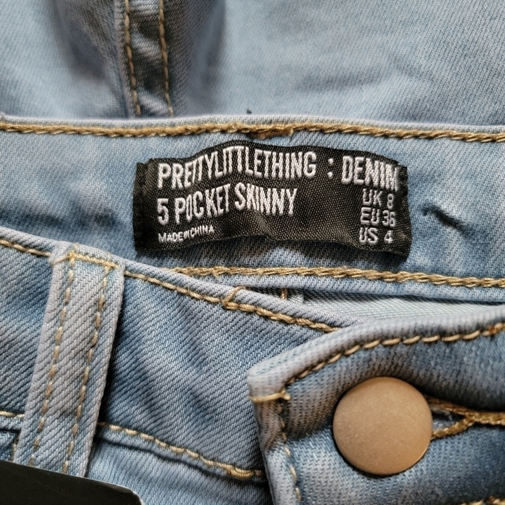 PrettyLittleThing Light Wash Open Distress Thigh 5Pocket Skinny Jean NWT 4 - Picture 10 of 16